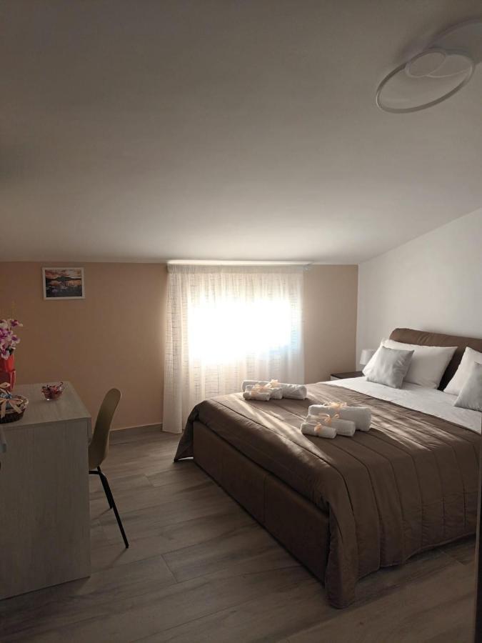 B&B Carpe Diem Caserta Exteriör bild